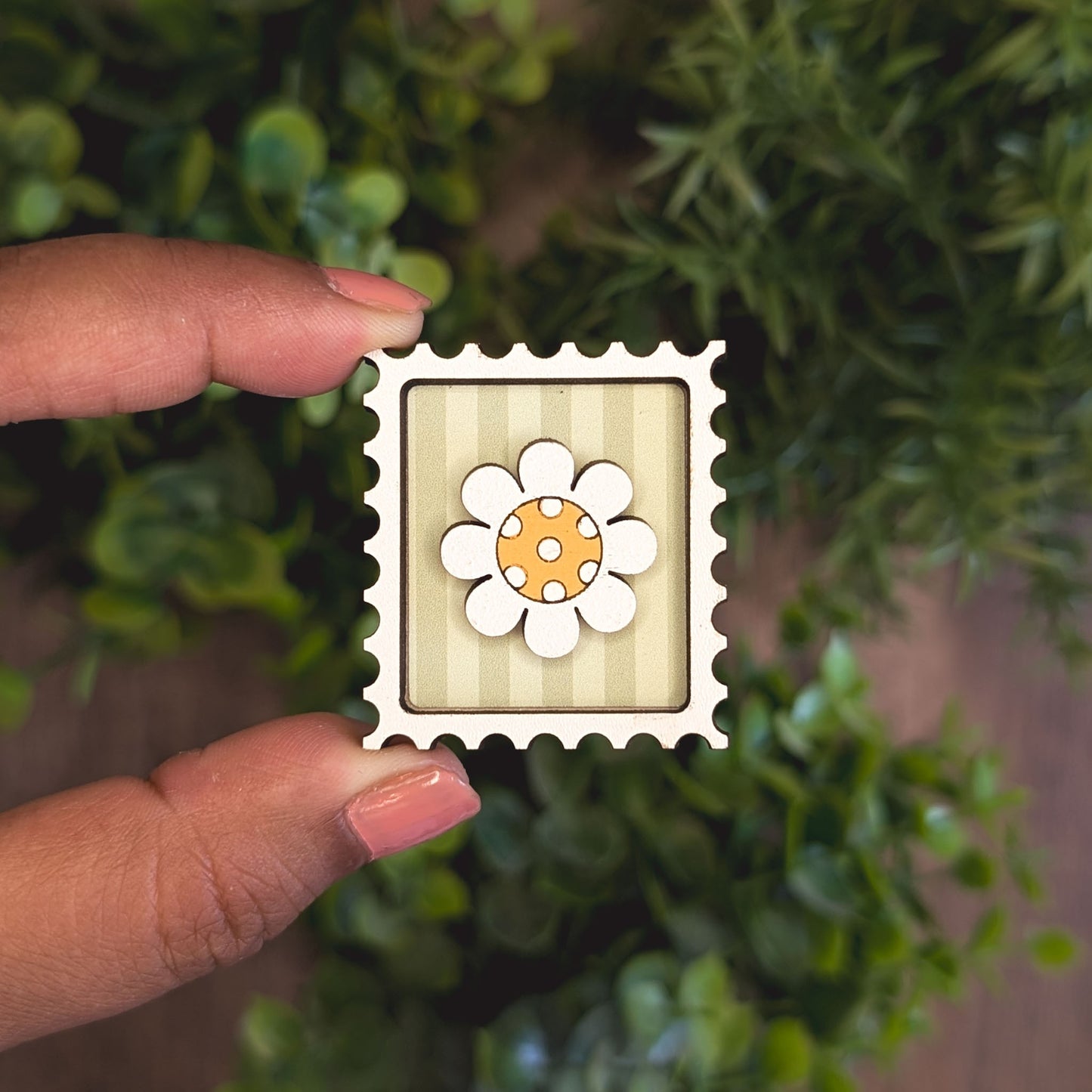 Mini postage stamp - daisy