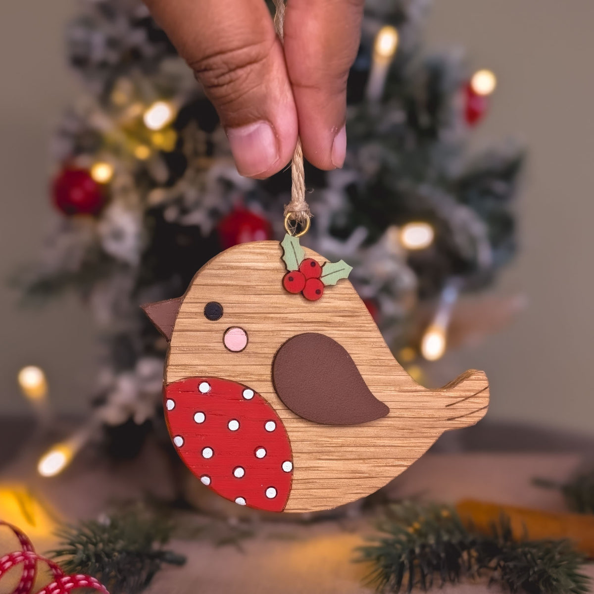 Robin hanging decoration