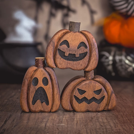 Mini walnut wood pumpkin