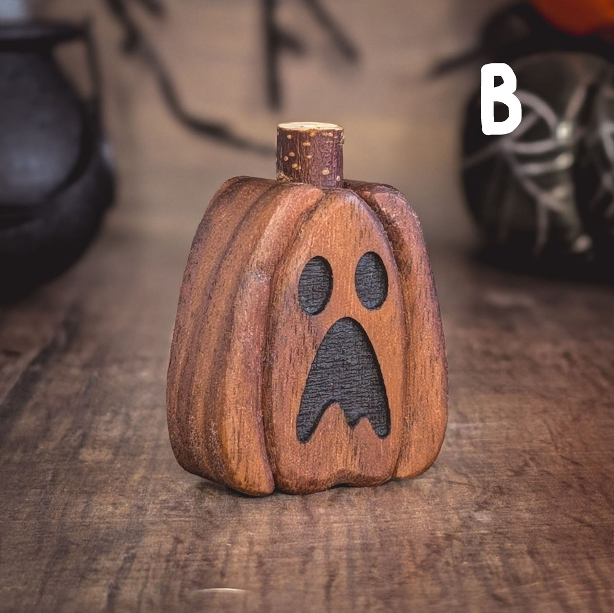 Mini walnut wood pumpkin