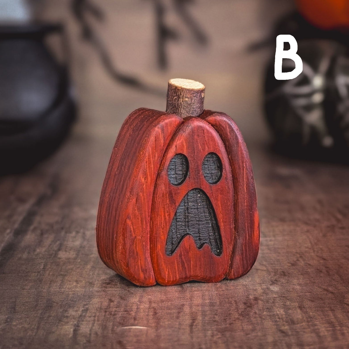 Mini padauk wood pumpkin